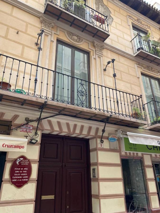 Holidays2Malaga Correo Viejo Next Cathedral Malaga With French Balconies Экстерьер фото